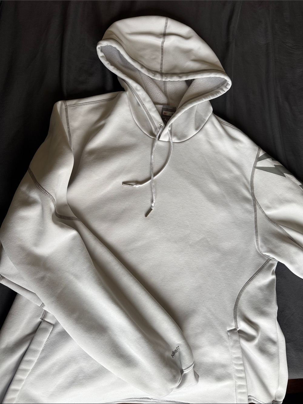 Nike White Hooded Pullover Sweatshirt with Subtle Stitching